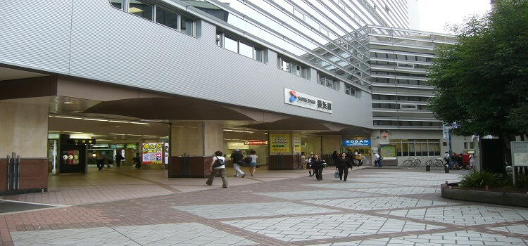 iPhone修理救急便 横浜西口店 (横浜駅みなみ西口から徒歩30秒 近く) の店舗外観写真