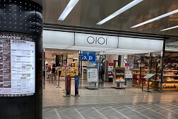 なんばマルイ店 アクセス 2:改札を背にするとすぐに【なんばマルイ】の入口がございます。