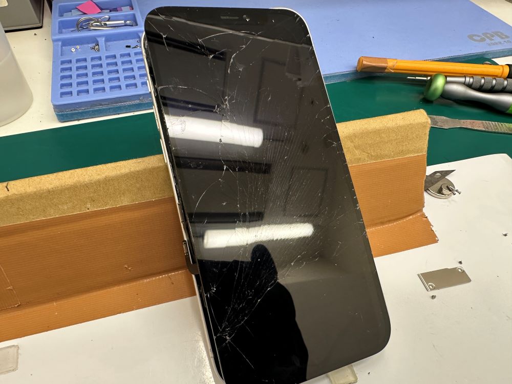 iPhone修理なら【モバイル修理 救急便】へ