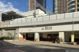 武蔵小杉店 アクセス 1:武蔵小杉駅 東急南口広場よりご案内します。