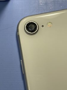 iPhoneSE3リアカメラ修理