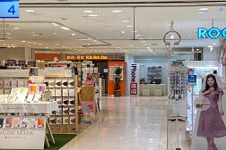 メルサ栄店 アクセス 7:4階まで上がると当店がございます。