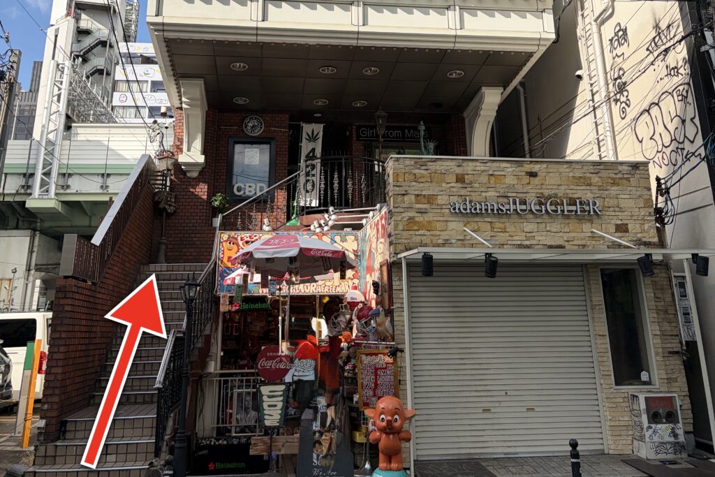 心斎橋店 アクセス 8：こちらの建物になります。階段をお上がりください。