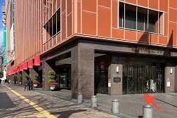 大丸福岡天神店 アクセス 3:本館の入口よりお入りください。