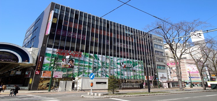 iPhone修理救急便 札幌大通ナナイロ店 (南北線 東西線 東豊線 大通駅・すすきの駅 徒歩4分 / 札幌市電 狸小路駅 徒歩1分 近く) の店舗外観写真