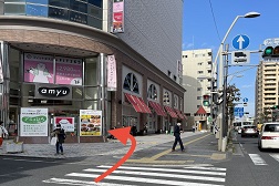 厚木 アミューあつぎ店 アクセス 7:こちらが「アミューあつぎ」です。こちらよりお入りください。