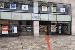 海老名マルイ店 アクセス 3:こちらの2階入口よりお入りいただき中央のエスカレーターで3階までお上がりください。