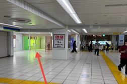 東武百貨店船橋店 アクセス 2:後ろへ振り返ると東武百貨店2階入口がございます。