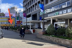 池袋西口地下街店 アクセス 2:マツモトキヨシの目の前の階段へ向かってください。