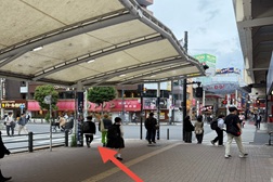 高円寺駅前店 アクセス 2:少し進み信号をお渡りください。