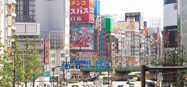 iPhone修理救急便 新宿東南口店 (新宿駅 徒歩2分 近く) の店舗外観写真