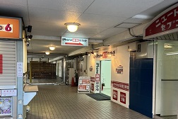 松戸駅前店 アクセス 4:中へ進むとすぐに当店がございます。