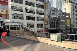 仙台駅前店 アクセス 3:少し進み階段を下りてください。