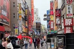 渋谷センター街店 アクセス 5:曲がるとすぐに「松屋」が見えますので手前を左にお入りください。