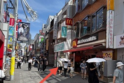 所沢駅前店 アクセス 3:プロペ通りに入るとすぐ右側にマクドナルドさん、なんぼやさんがございます。