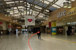 アトレ上野店 アクセス 2:矢印の方にお進みください。