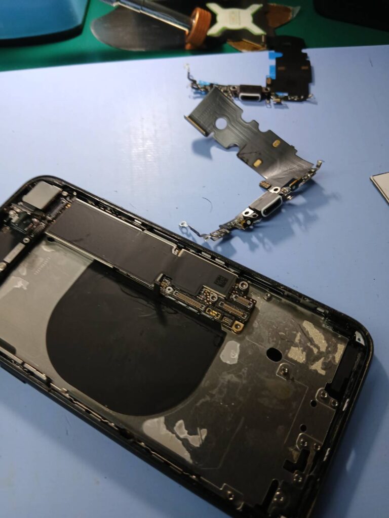 iPhone修理なら【モバイル修理 救急便】へ